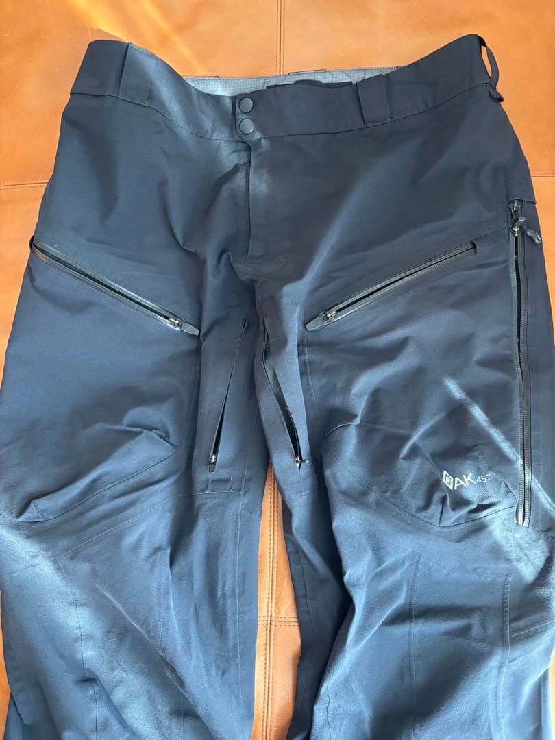 AK 457 GORE-TEX Pro スノーボードパンツ