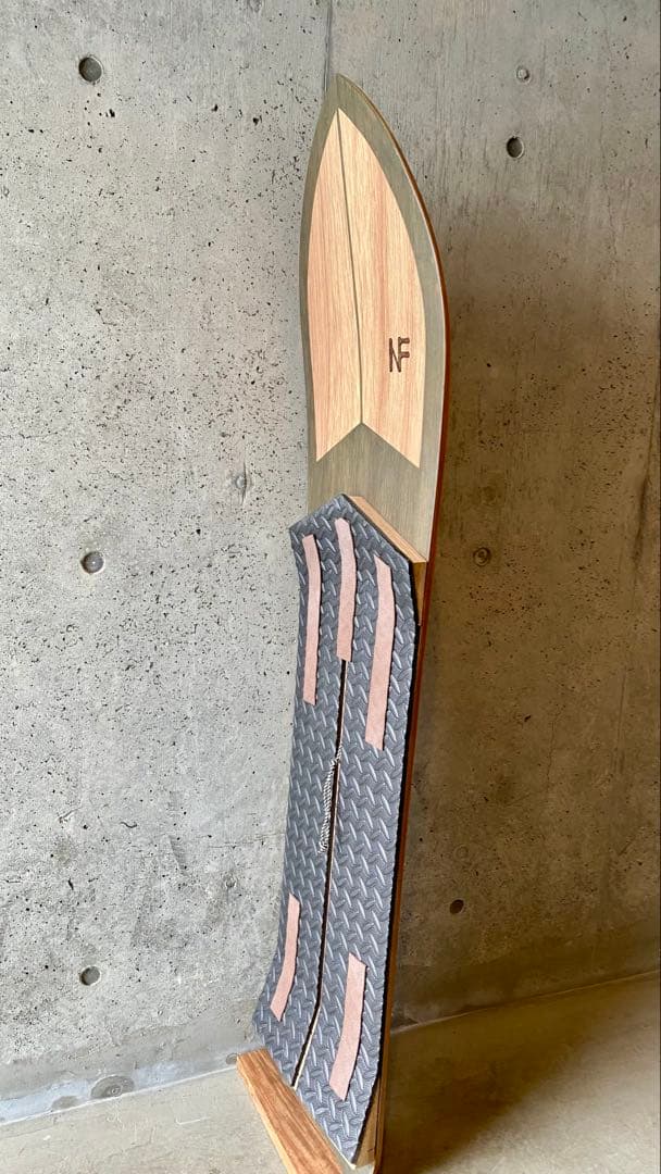 中古 NF 雪板 137cm 杉&ラワン スノートイ