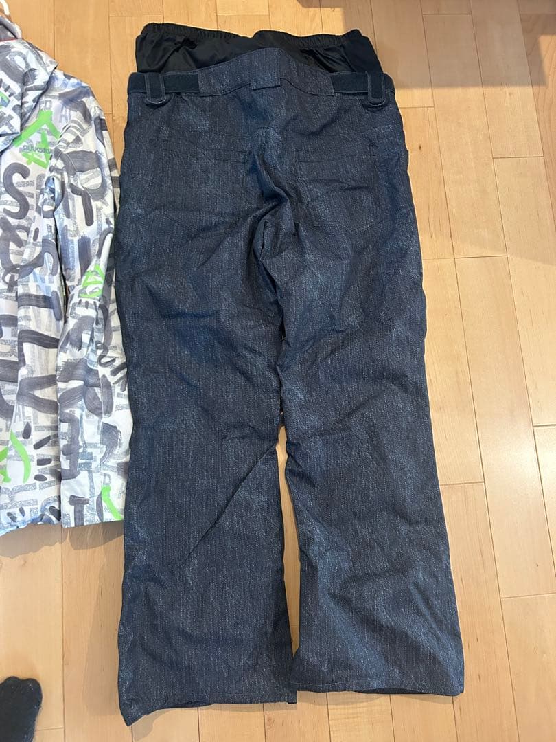 スノーボードウェアセット（ジャケット＆パンツ）ゴーグル付き