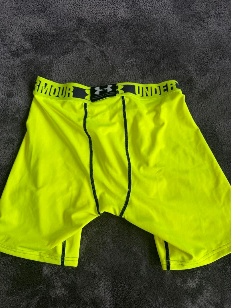 UNDER ARMOUR 蛍光イエロー インナータイツ
