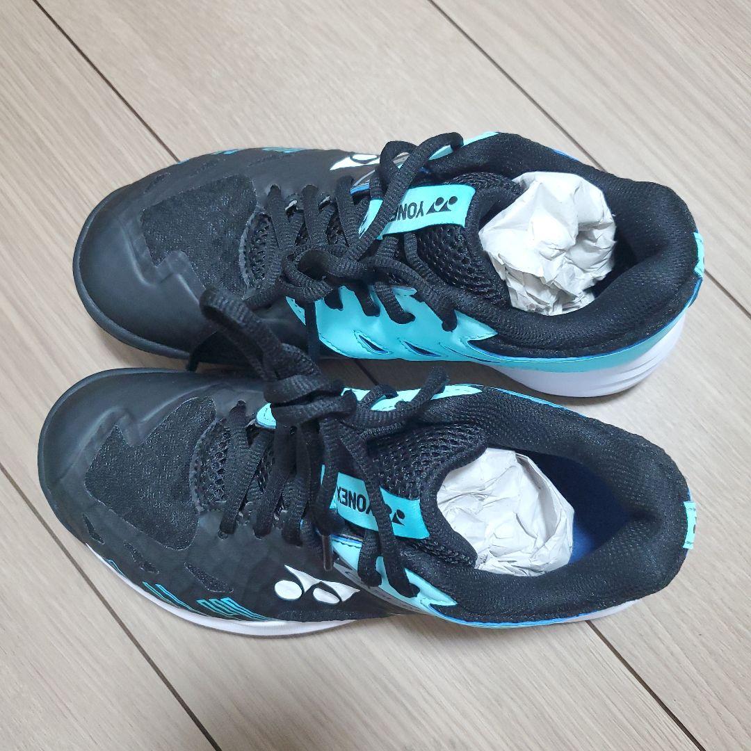 【新品未使用】YONEX バドミントンシューズ ブラック/ライトブルー