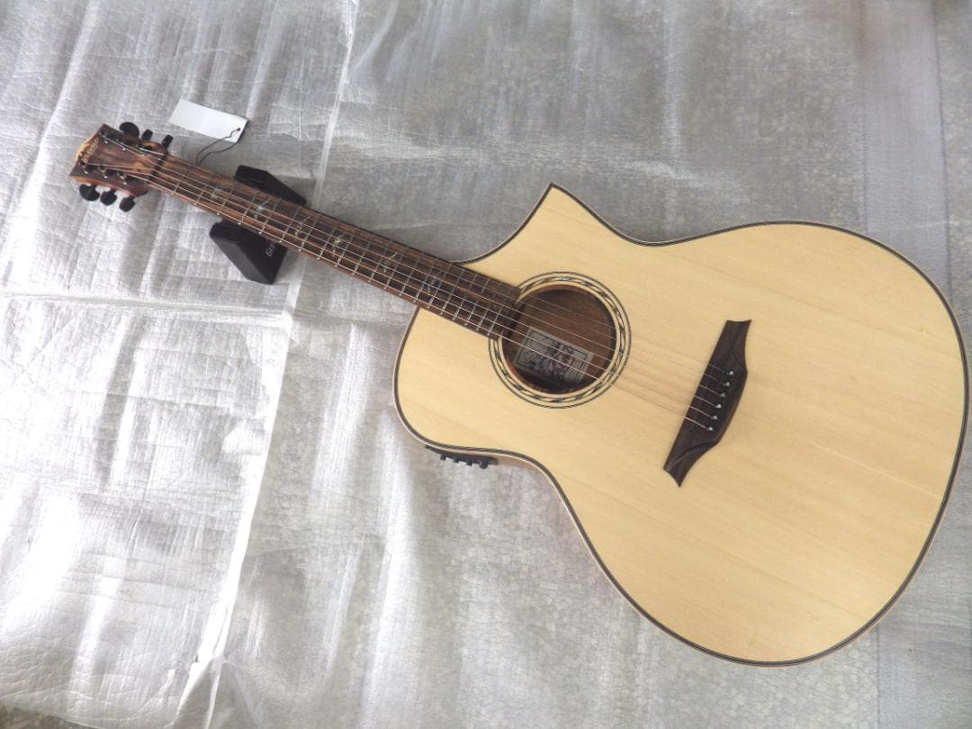 トップシトカスプルース単板　Bromo ブロモ エレアコギター　BAT4CE