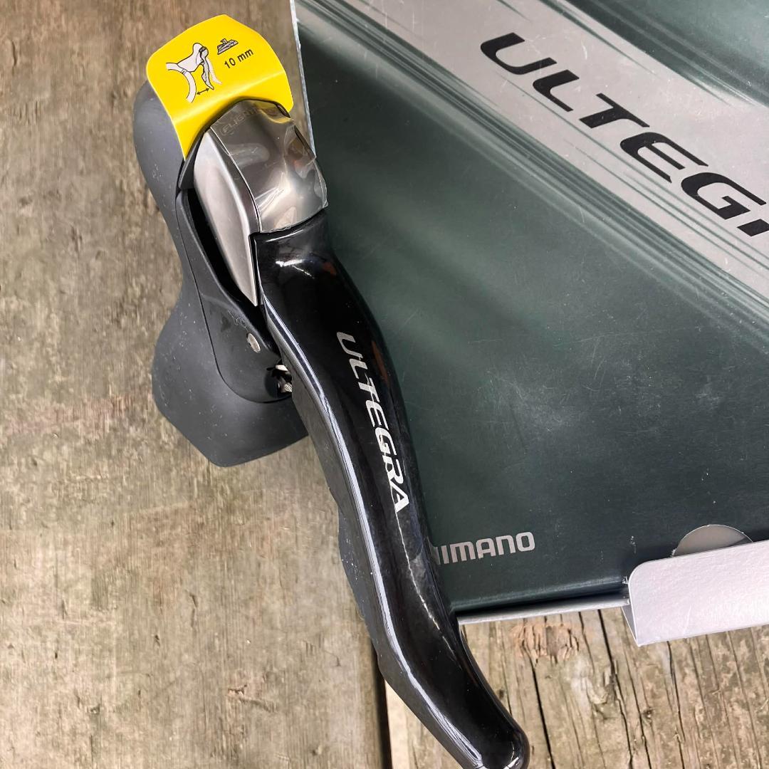 SHIMANO ULTEGRA ST-6700 右レバー　新品！　10s