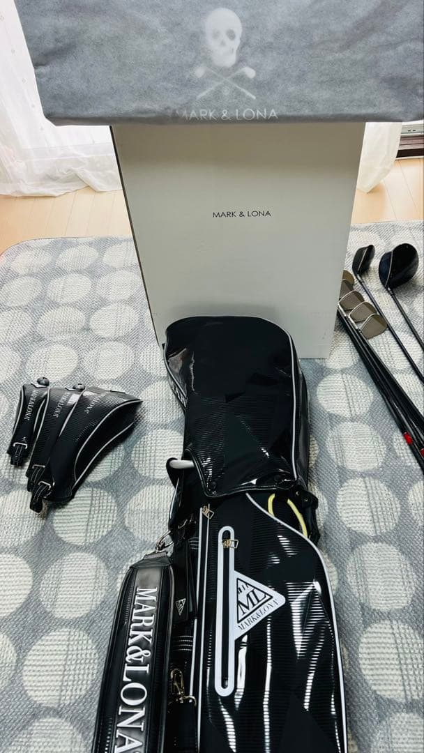 MARK&LONA ブラック ゴルフバッグ 美品♡ヘッドカバー付き