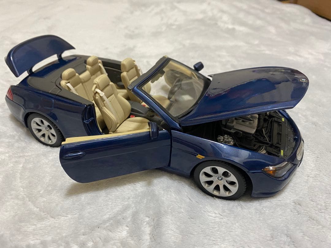 ミニカー Maisto  645 Ci 1/18