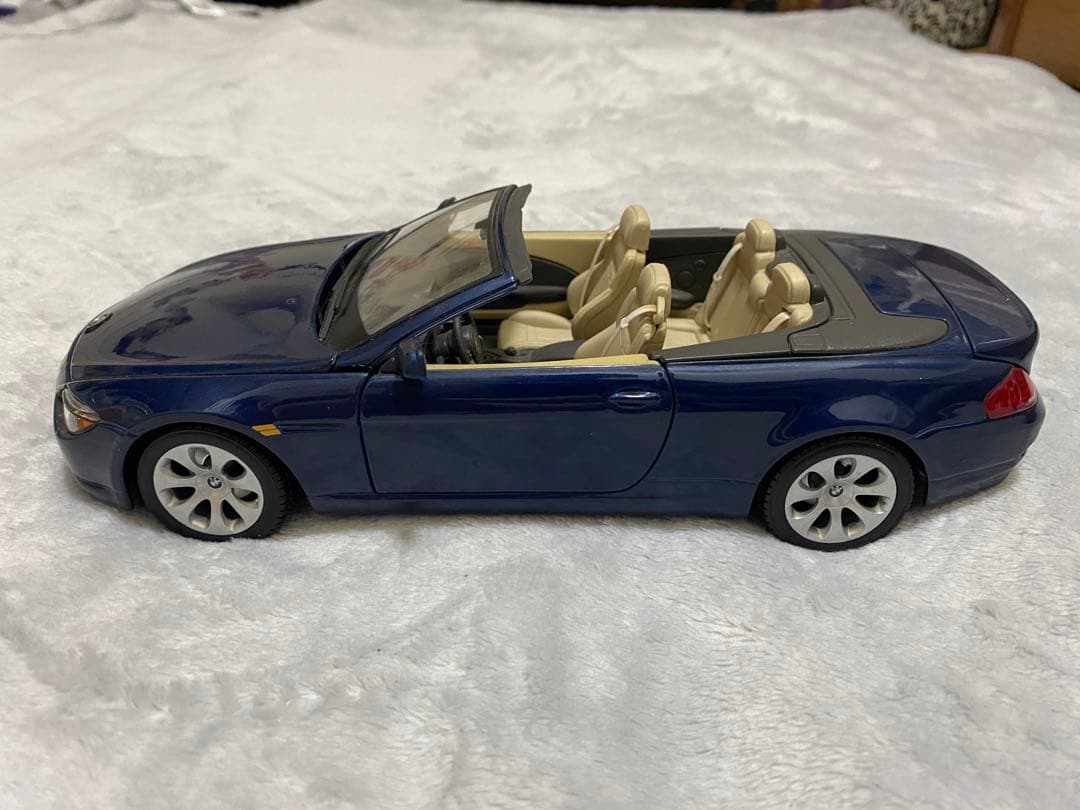 ミニカー Maisto  645 Ci 1/18