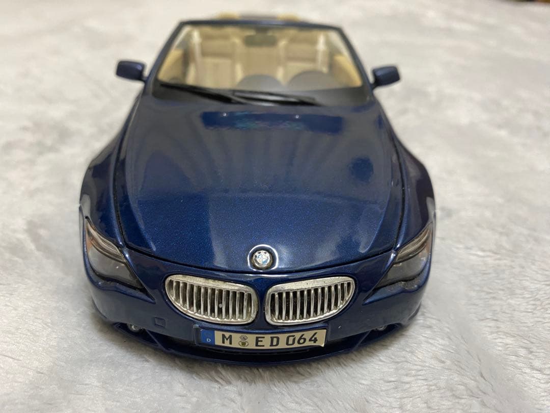 ミニカー Maisto  645 Ci 1/18