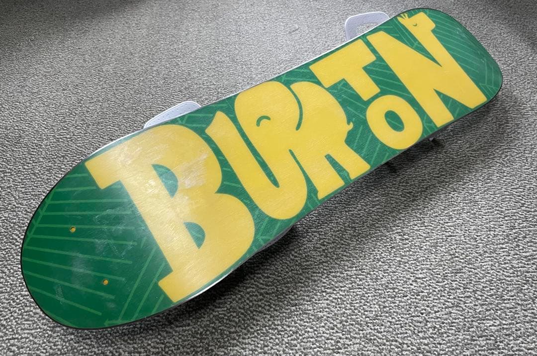 キッズ用スノーボード板&ビンディングセット (Burton)