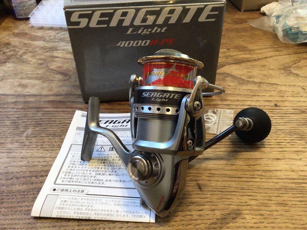 リール Daiwa SEAGATE Light 4000H PE