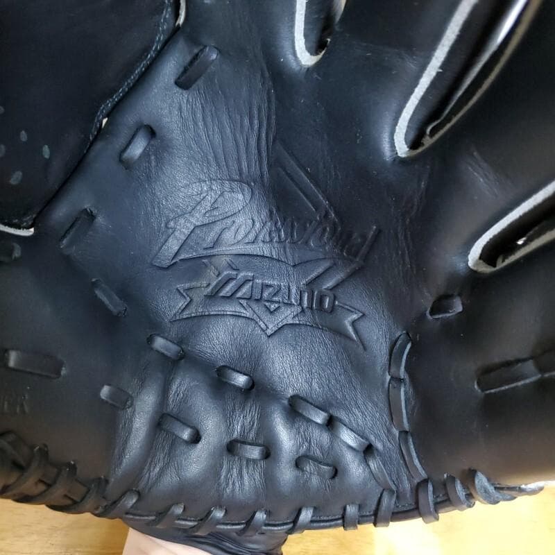 ミズノ MIZUNO 斎藤佑樹モデル 人気商品 レア 美品 投手用 軟式グローブ