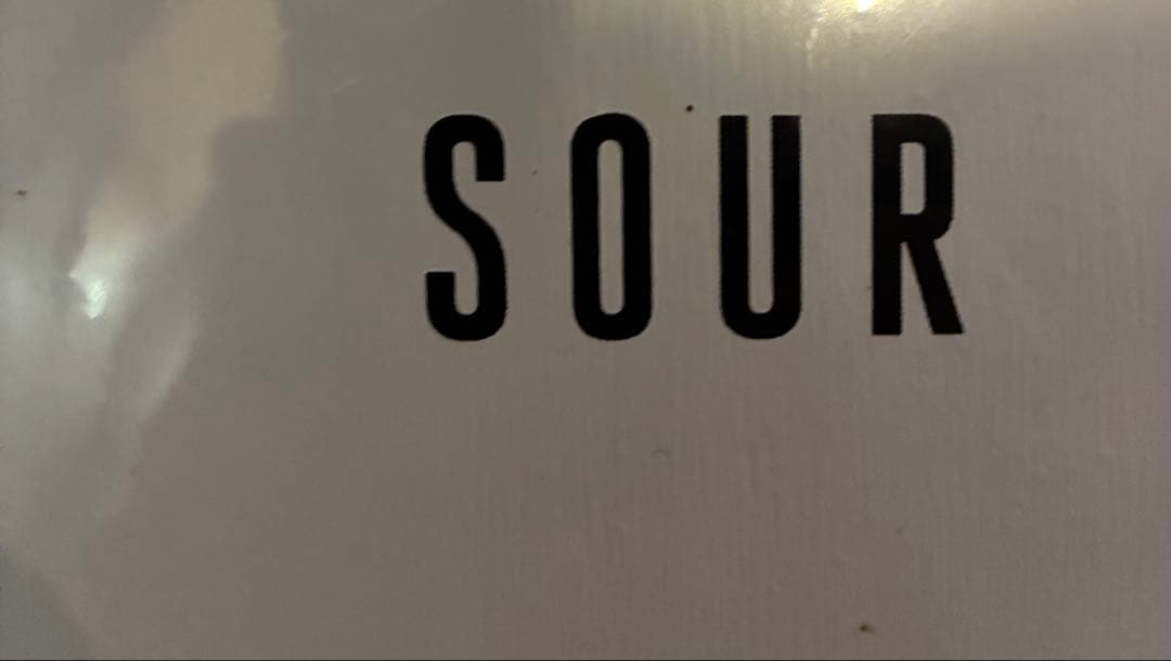 SOUR スケートボードデッキ　8.375インチ
