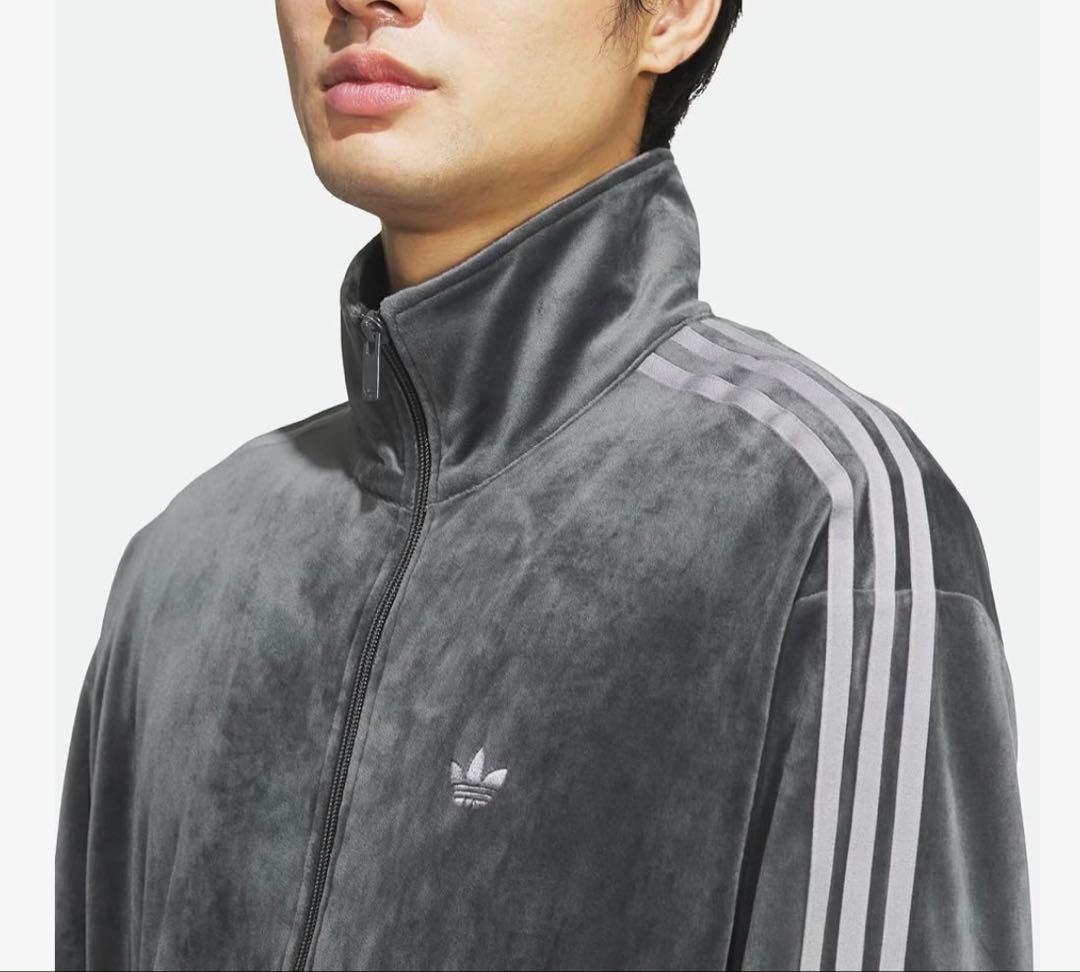 adidas ベロアジャケット ダークグレー