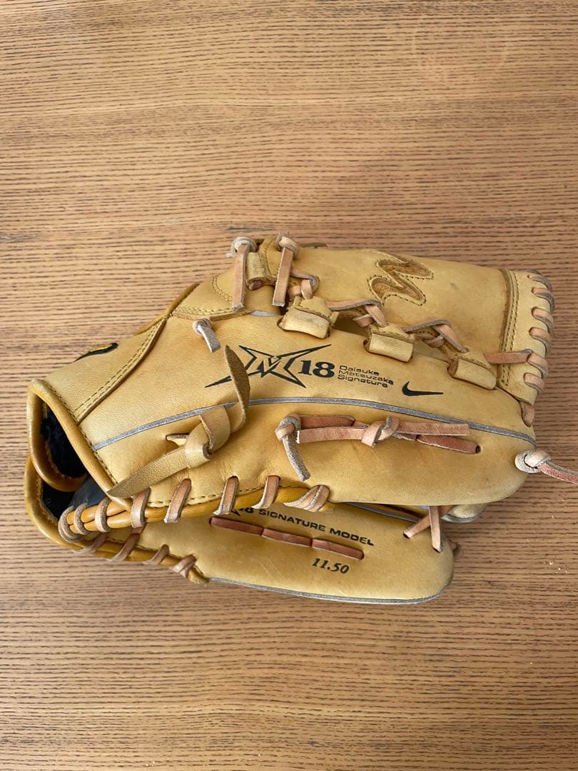 Nike 軟式グローブ 松坂　Signature Model