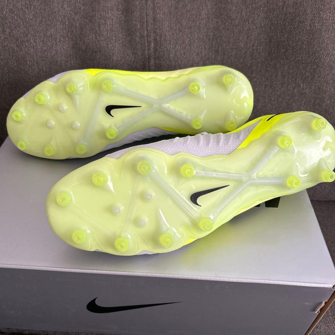 Nike スパイク　PHANTOM GX2 ELITE AG ＰＲＯ
