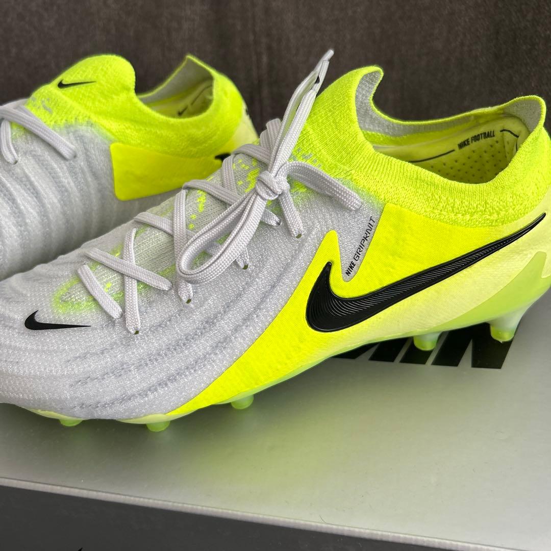 Nike スパイク　PHANTOM GX2 ELITE AG ＰＲＯ