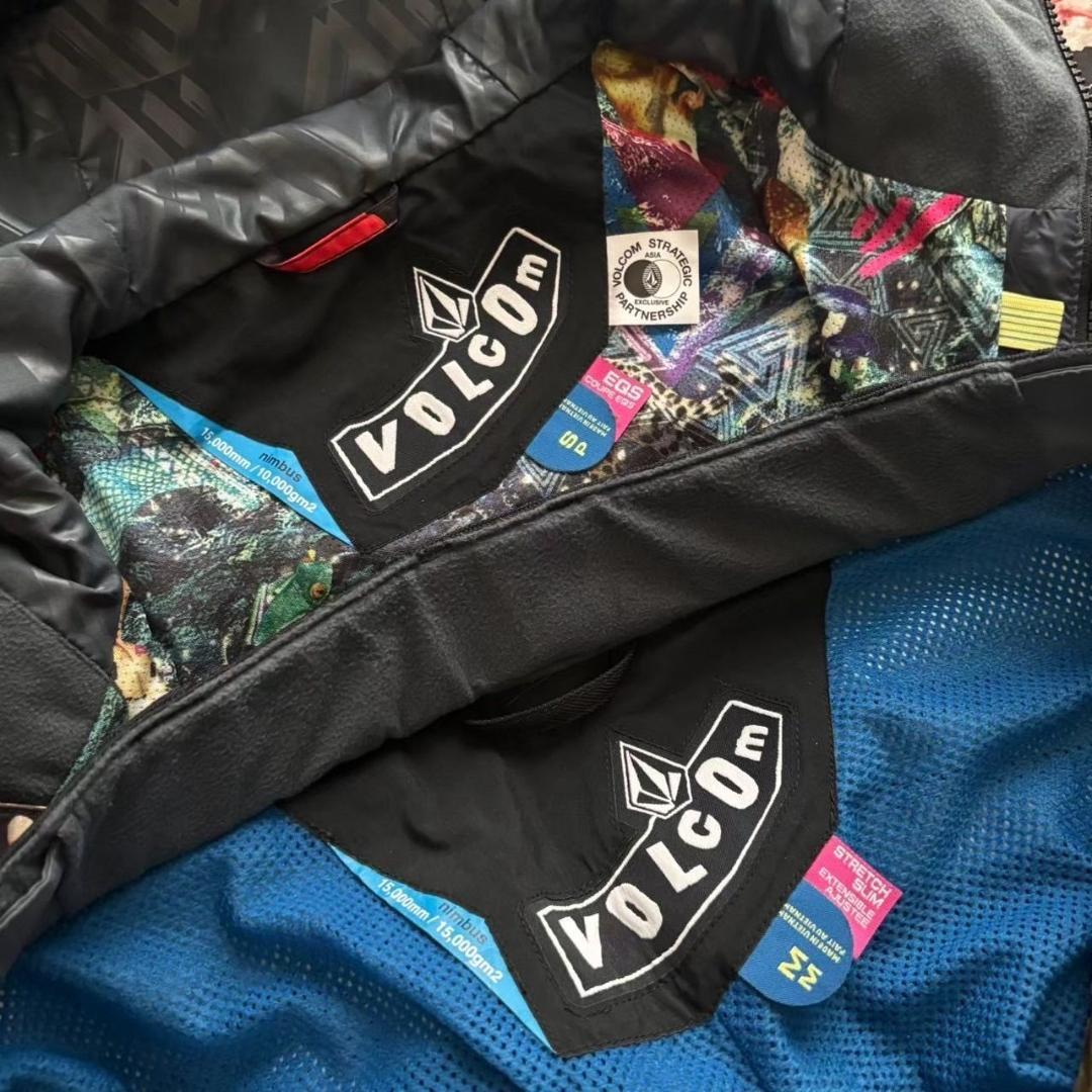 VOLCOM ボルコム スノーボードウェア 黒 マルチカラー ジャケット スキー