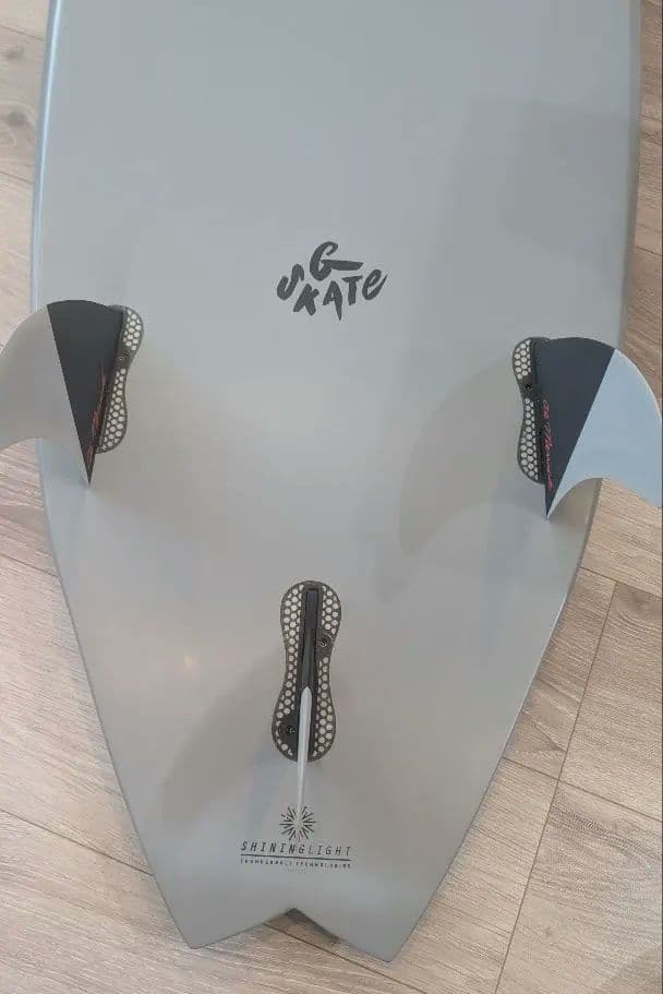美品　G-Skate（ジースケート） 5'6シャイニングライトフィン付：送料込み