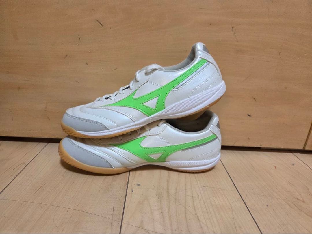 Mizuno フットサルシューズ ホワイト/グリーン23.5