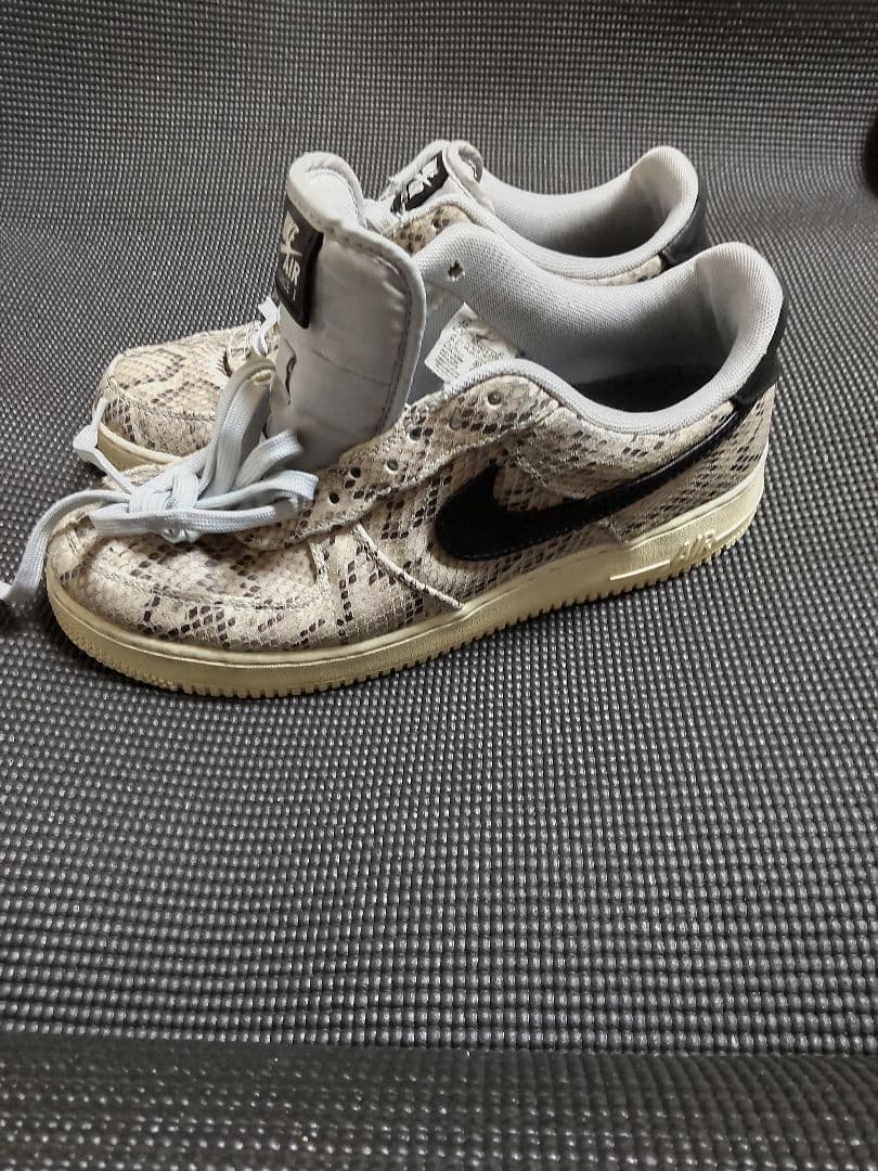 Nike Air Force 1 プレミアムスネークスキン　値下げ