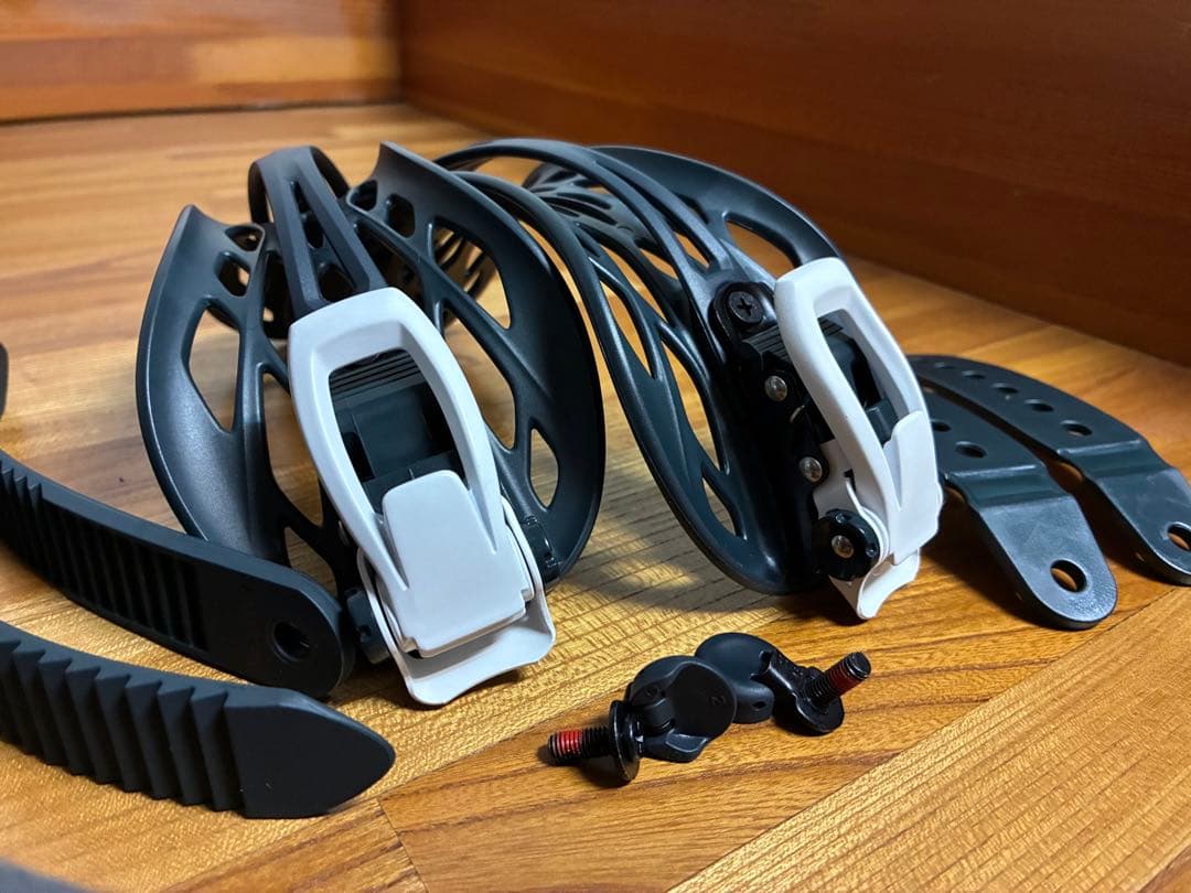新品バートンCARTELカーテルアンクルストラップ左右タンスライダーラチェット
