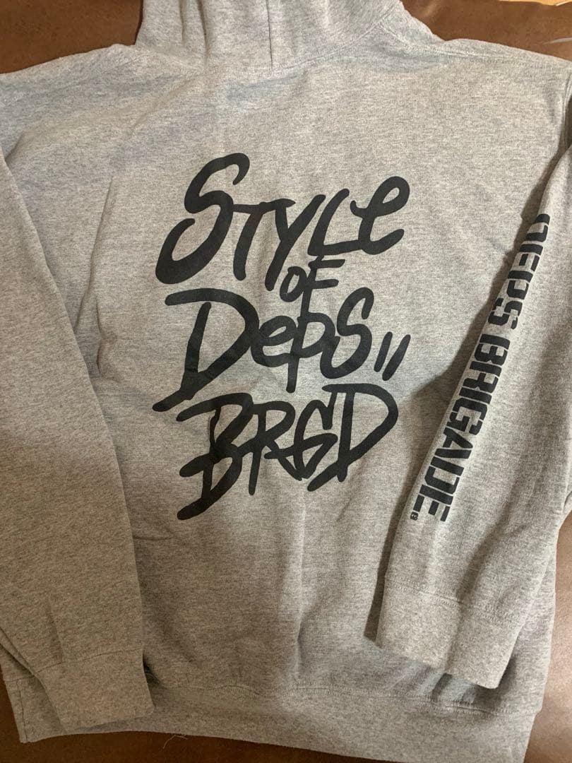 STYLE OF DEPS BRIGADE フーディ バスブリゲード