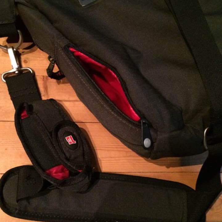 レア品 BURTON ショルダーバッグ