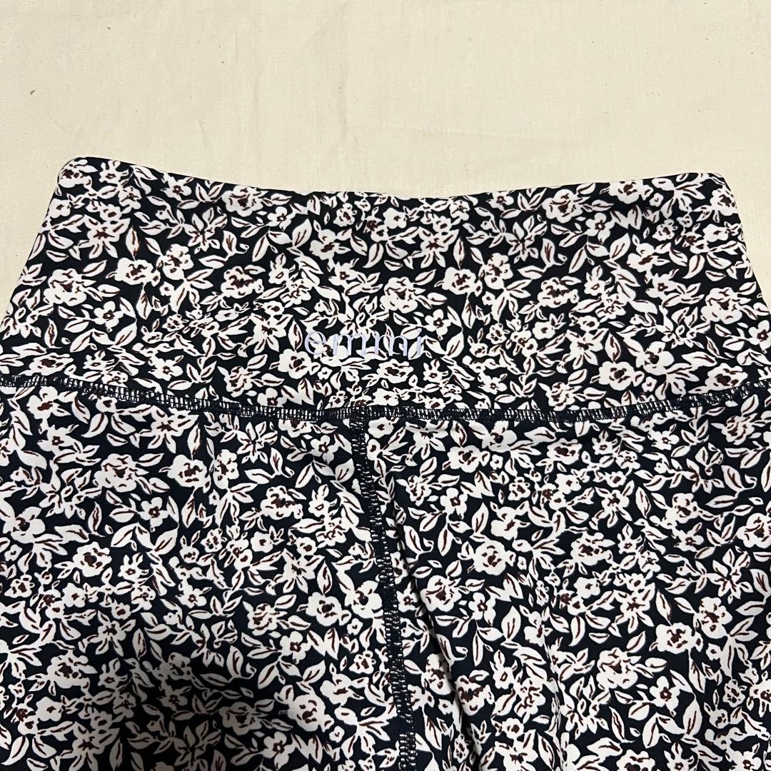 【未使用】emmiエミ ヨガウェア上下セット 限定花柄デザイン ネイビー