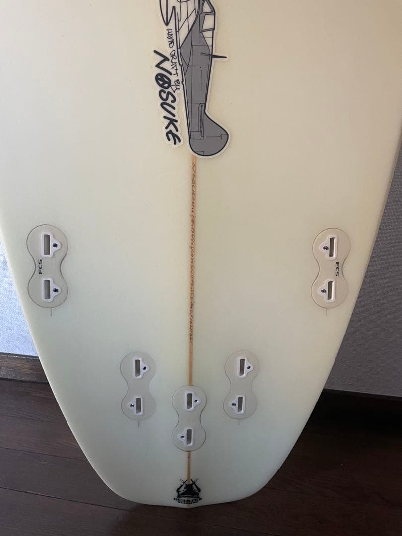 【新品未使用】QUARTER サーフボード 5’8ノスケシェイプグルマン5FIN