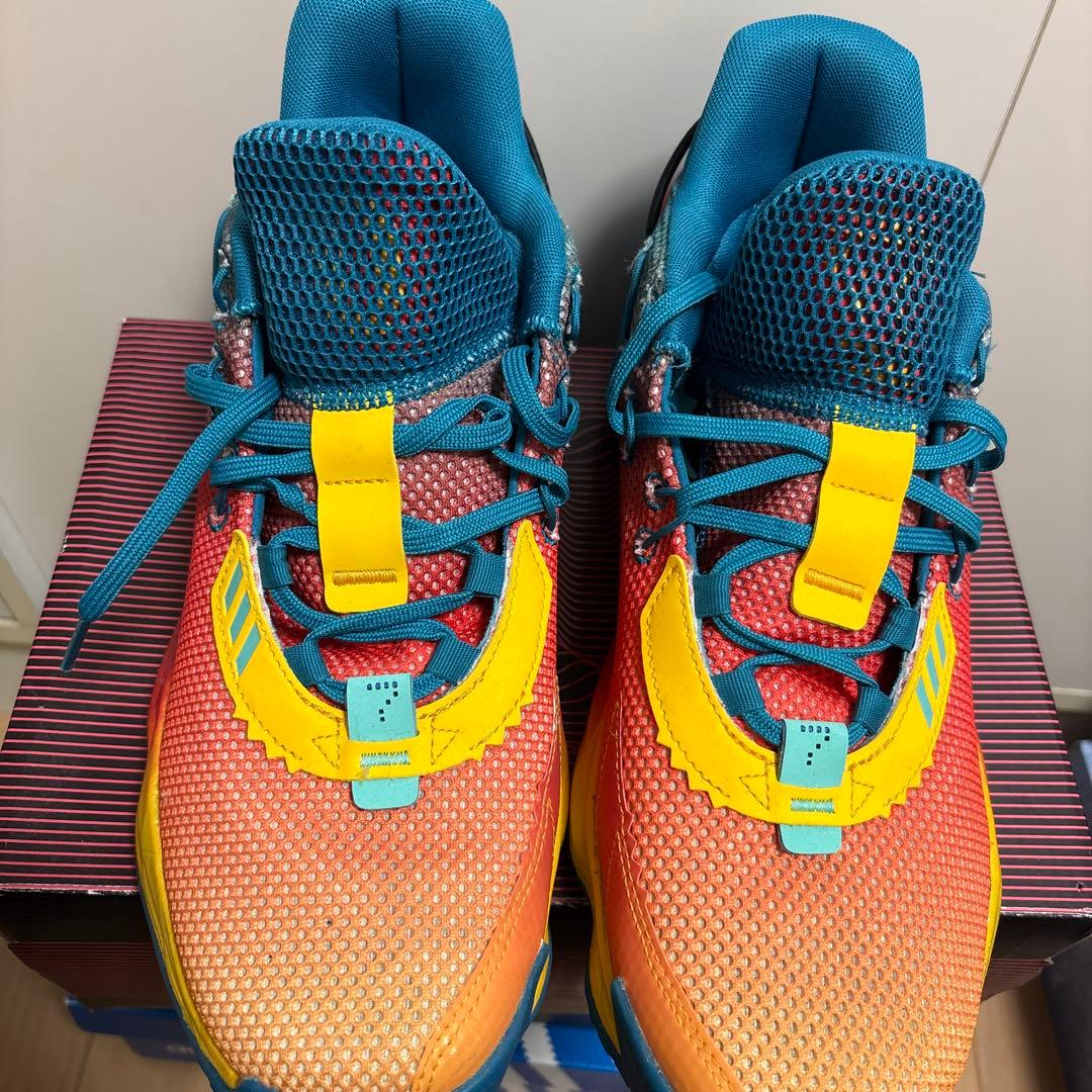 デイム7 adidas バスケットボールシューズ