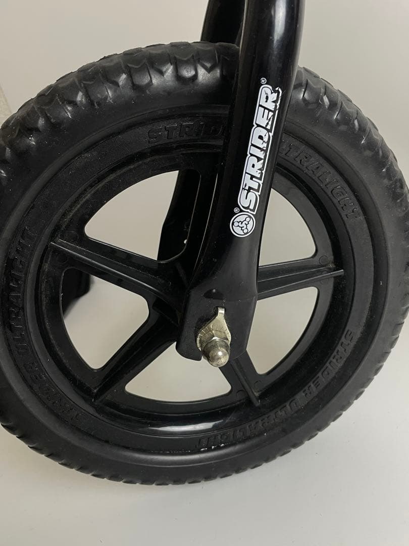 ストライダー クラシック レッド 12インチ 日本正規品 キックバイク　シンプル