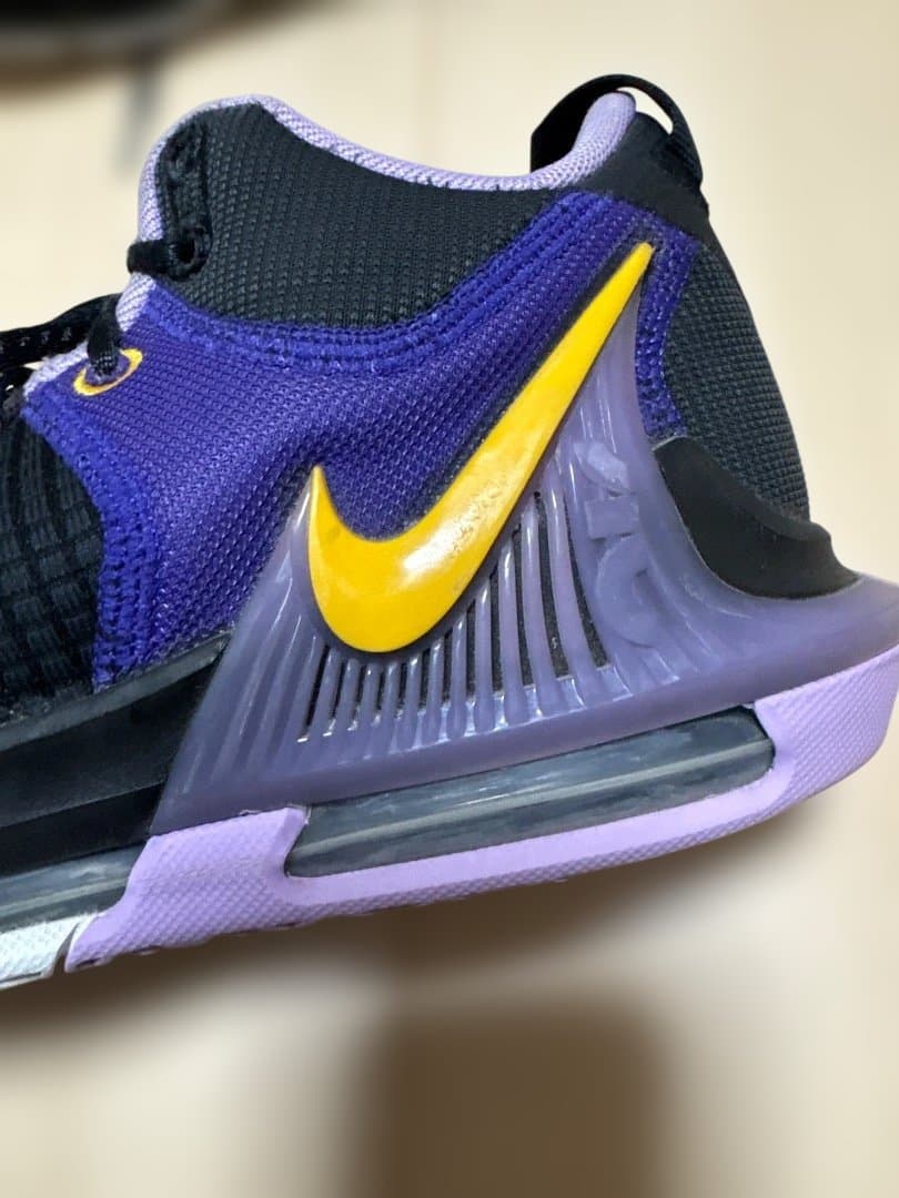 Nike レブロンウィットネス7 バスケットボールシューズ 黒