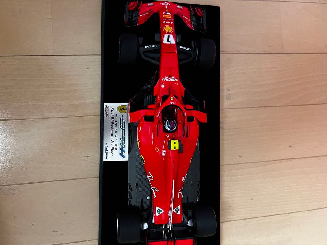 美品 1/18 ルックスマート ライコネン フェラーリ SF71-H 2018