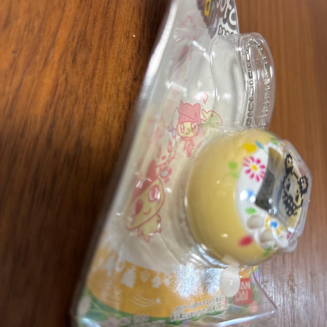 たまごっち nano パステルフラワー　2011 Tamagotchi