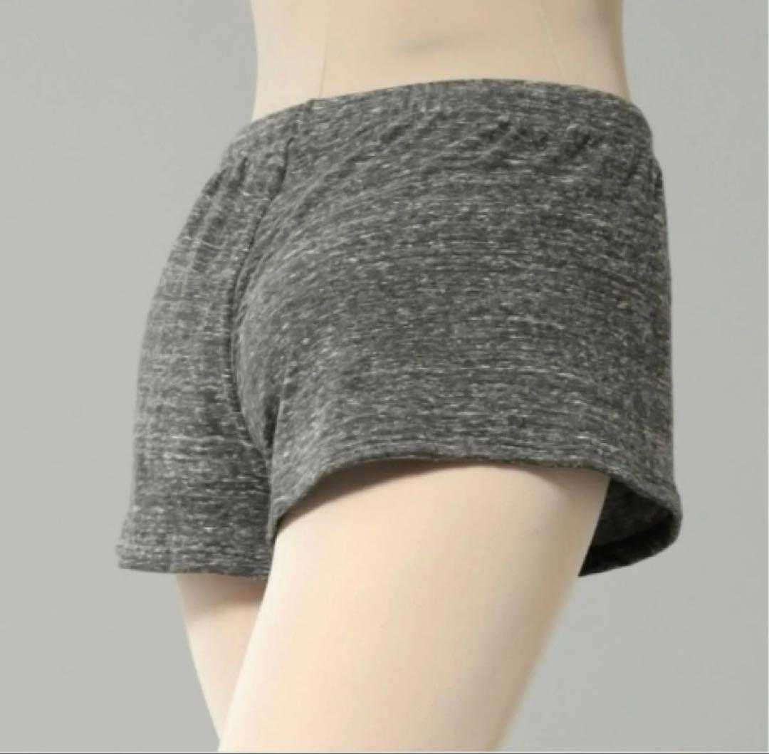 チャコット　ショートパンツ　グレー　M 新品　バレエ　ヨガ　ピラティス