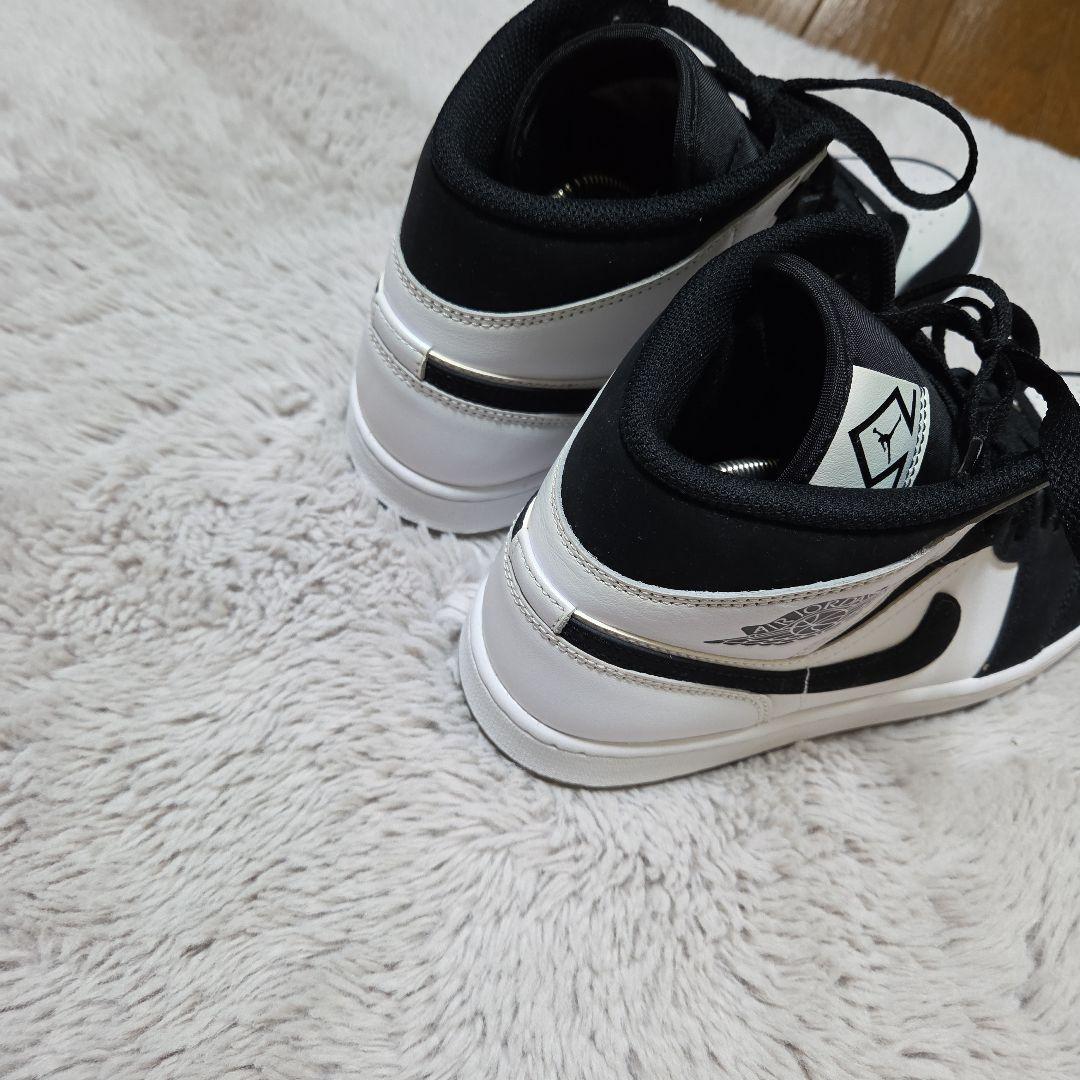 nike air jordan 1 mid se　オメガ　パンダ