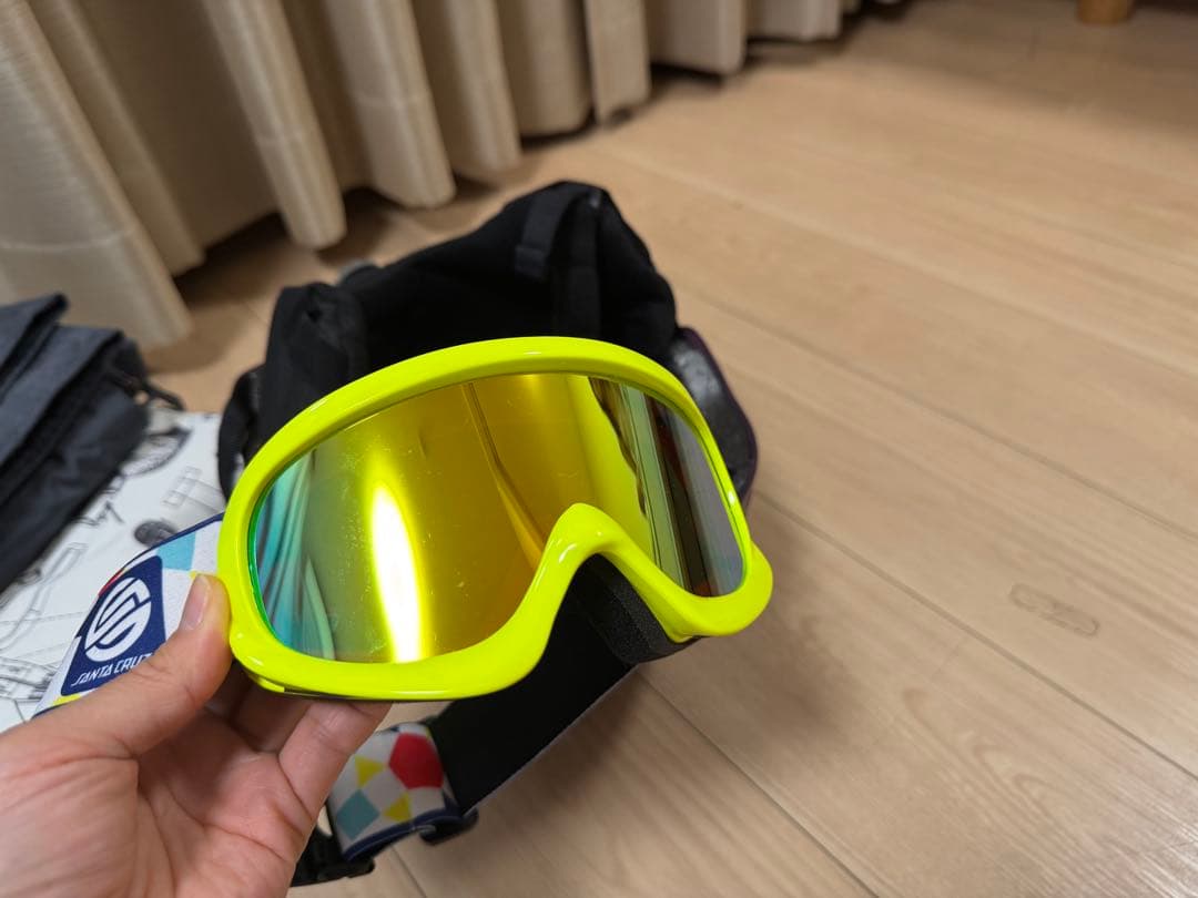 未使用salomonヘルメット　スノーボード　スキー　ウェアセット子ども用