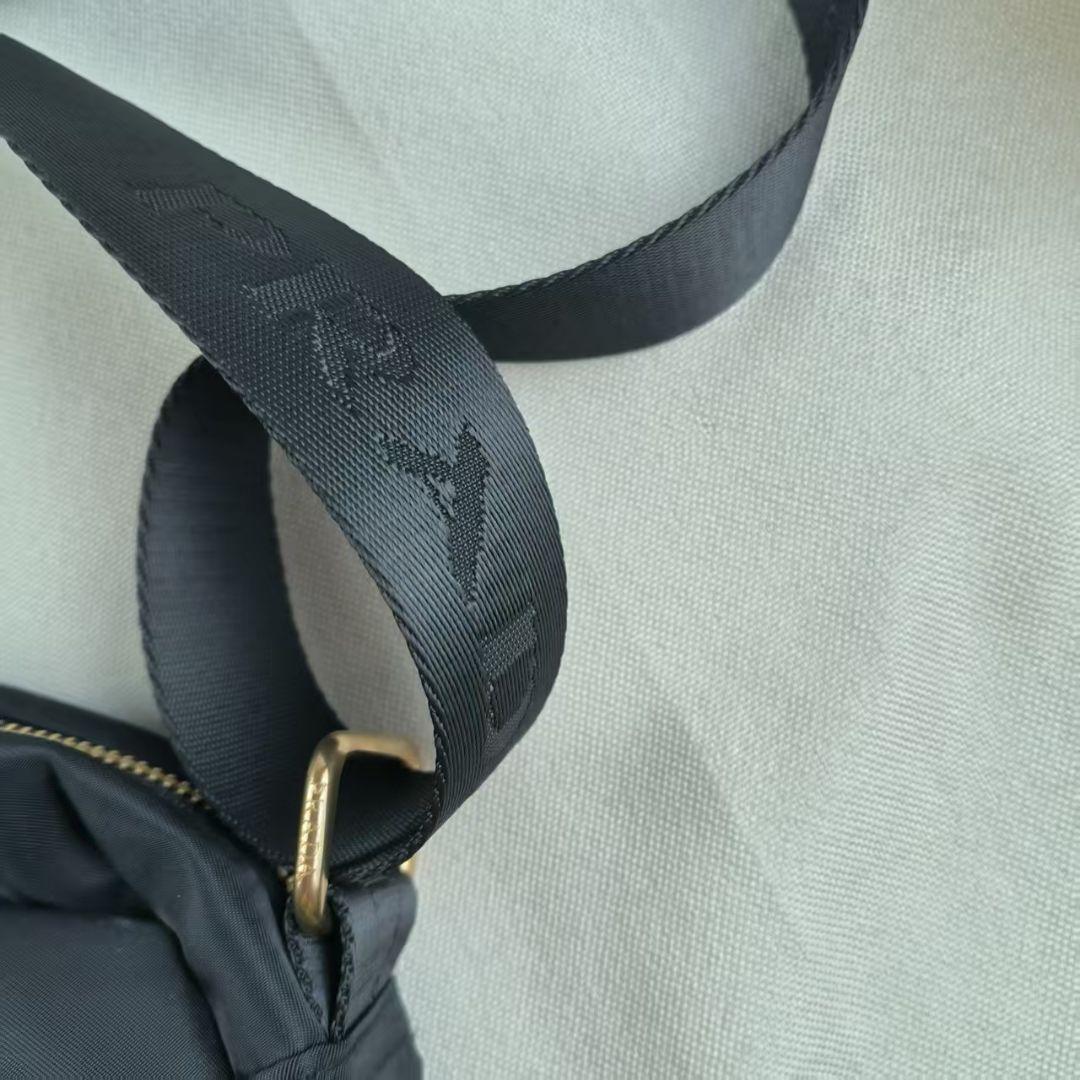 PRADA ノベルティ ブラック ショルダーバック ナイロン p1d