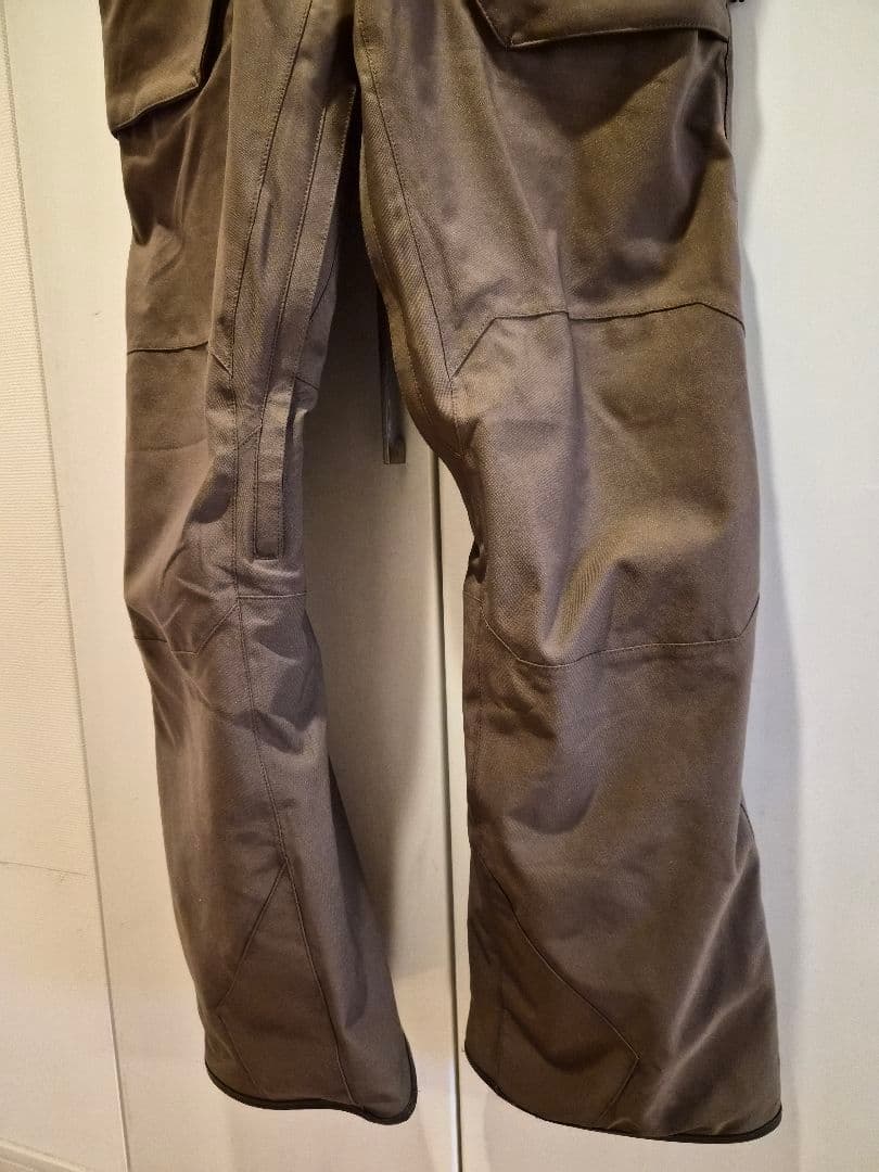 VOLCOM オリーブ色 スノーボード オーバーオール