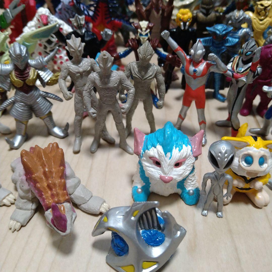 ウルトラマン　ウルトラモンスター超全集　セット　フィギュア　怪獣