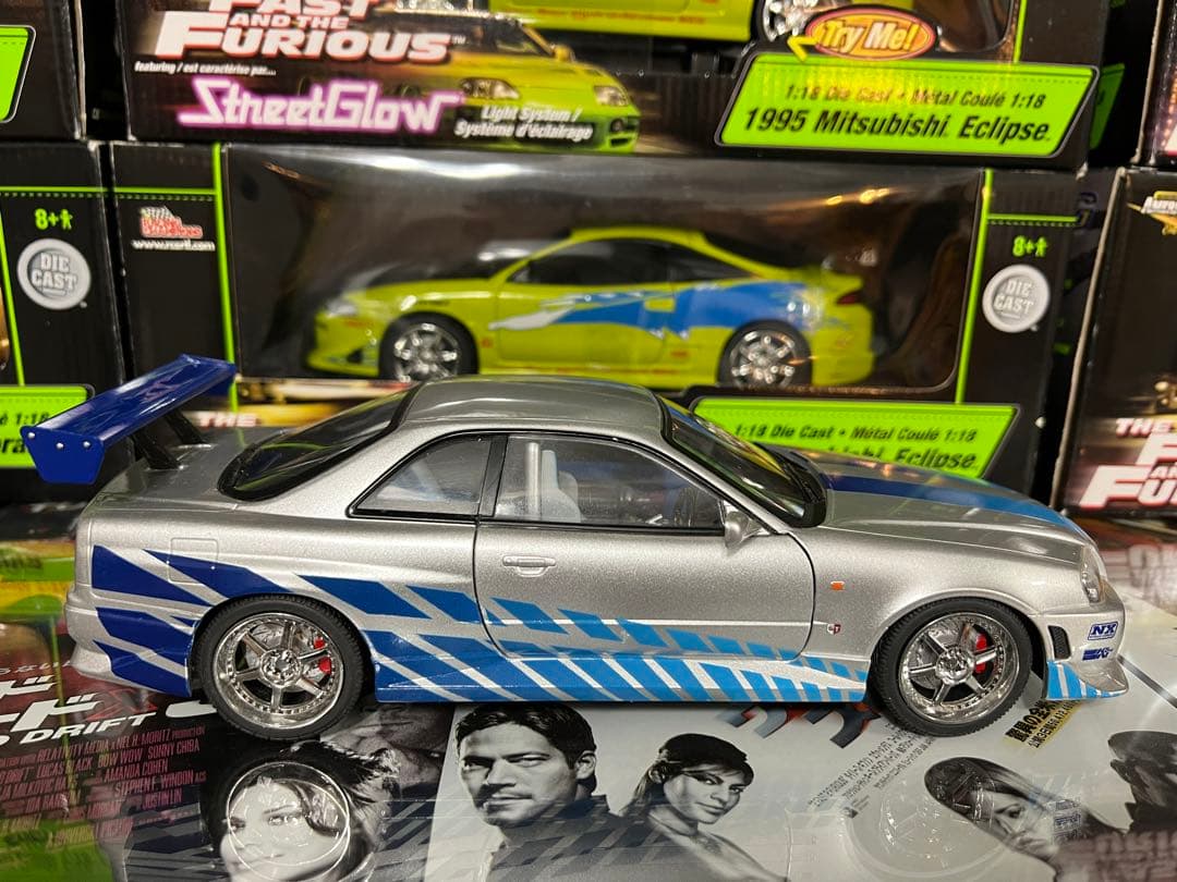 ミニカー FAST&FURIOUS NISSAN SKYLINE GT-R 1/18