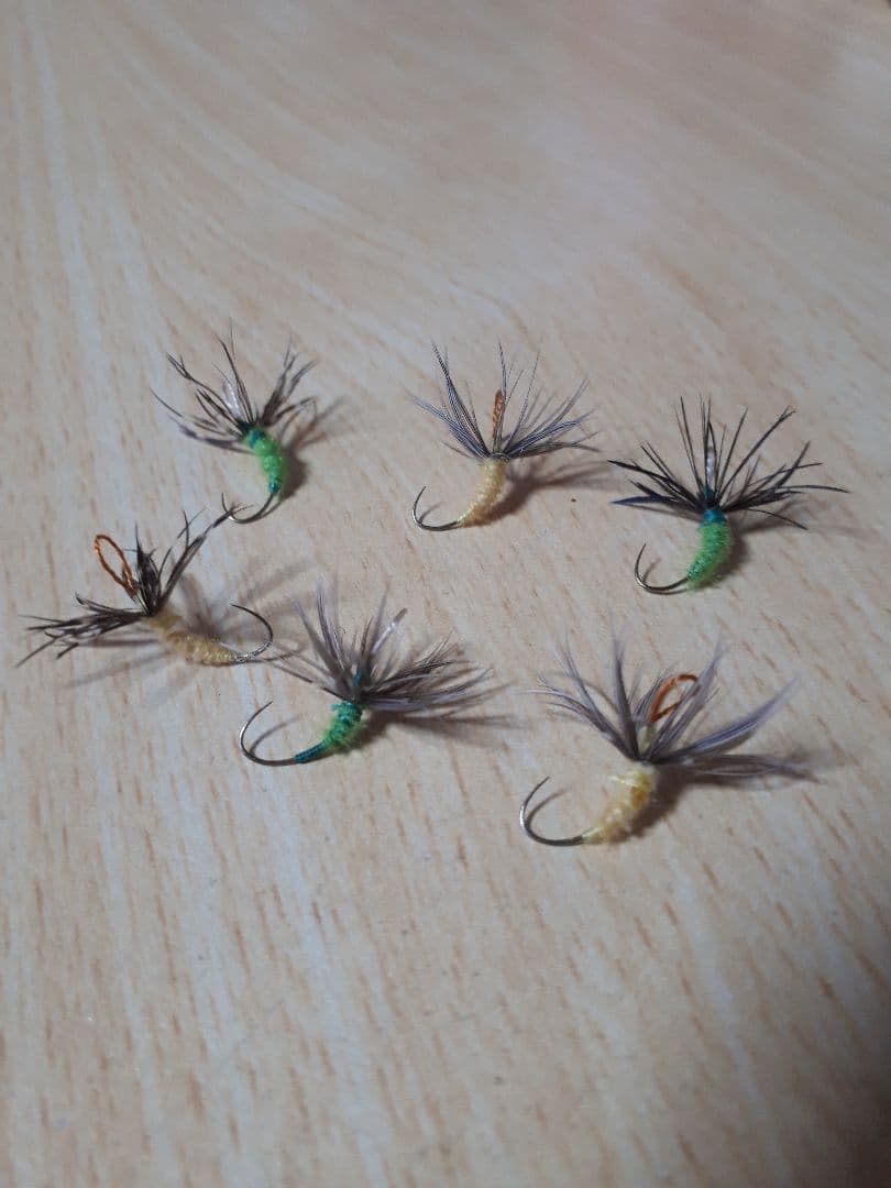 テンカラ 毛鉤 作成致します。