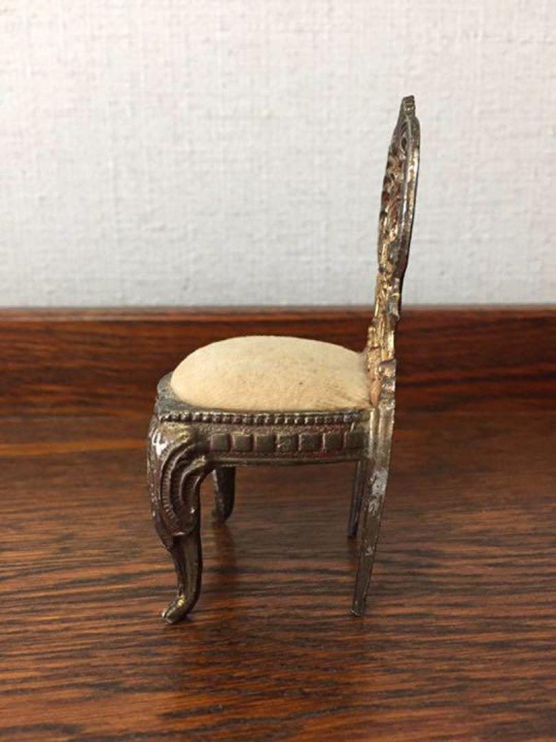 アンティーク☆小さな椅子型ピンクッション針山 針刺しインテリア