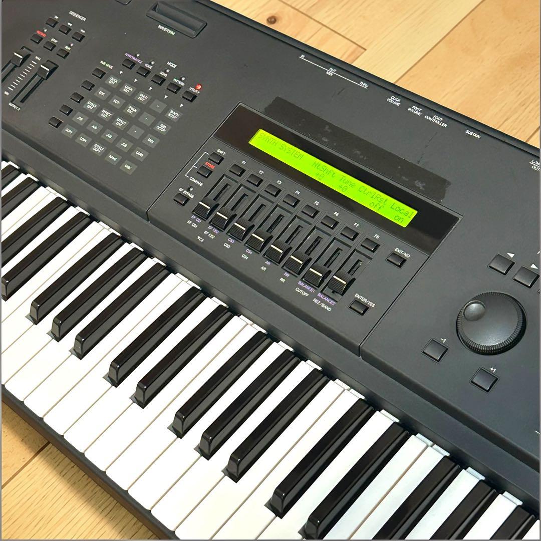稀少❣️名機❣️完動品✨YAMAHA SY85 シンセサイザー ハードケース付き