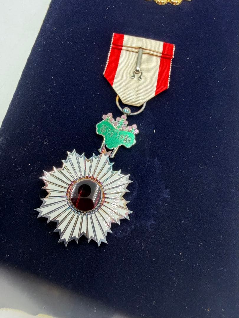 旧日本軍 陸軍 海軍 勲章 記章 勲六等単光旭日章