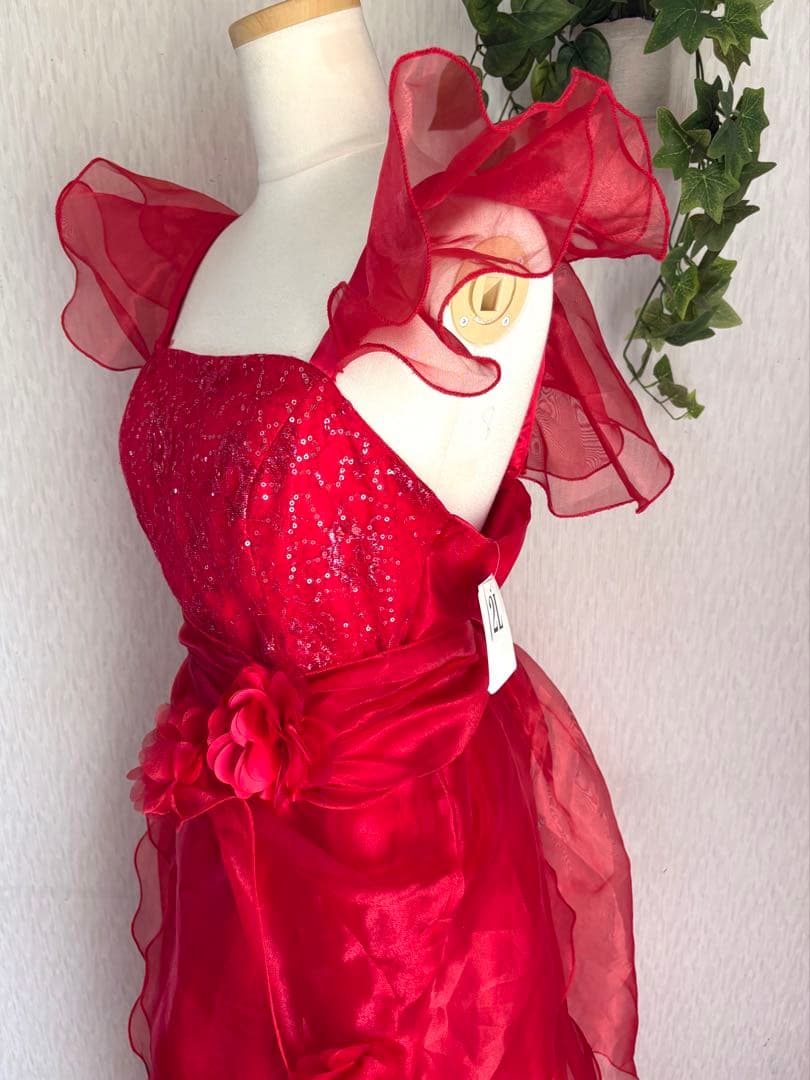 赤いフリルのロングドレス 2L 新品