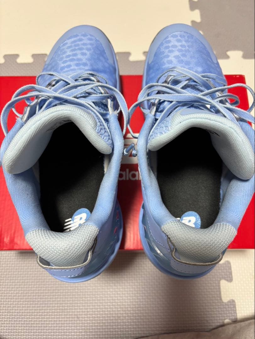 New Balance HESILOWv2バスケットボールシューズ ライトブルー