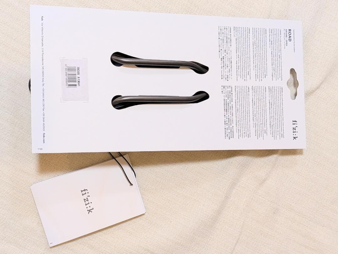 【新品未使用】Fizik サドル ARIONE R3 Open
