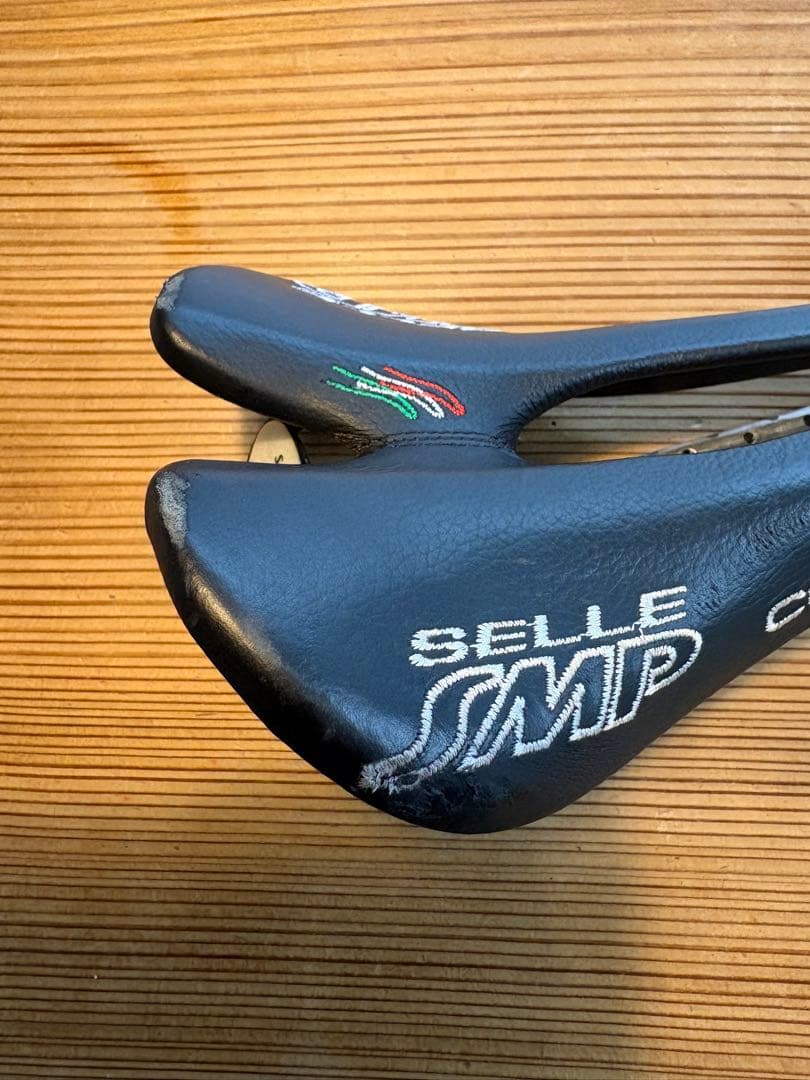Selle SMP ブラック サドル 169g