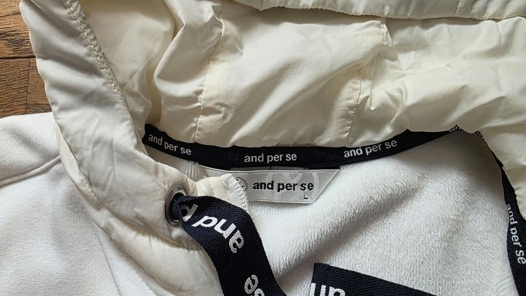 and per se フード付きジャケット ホワイト