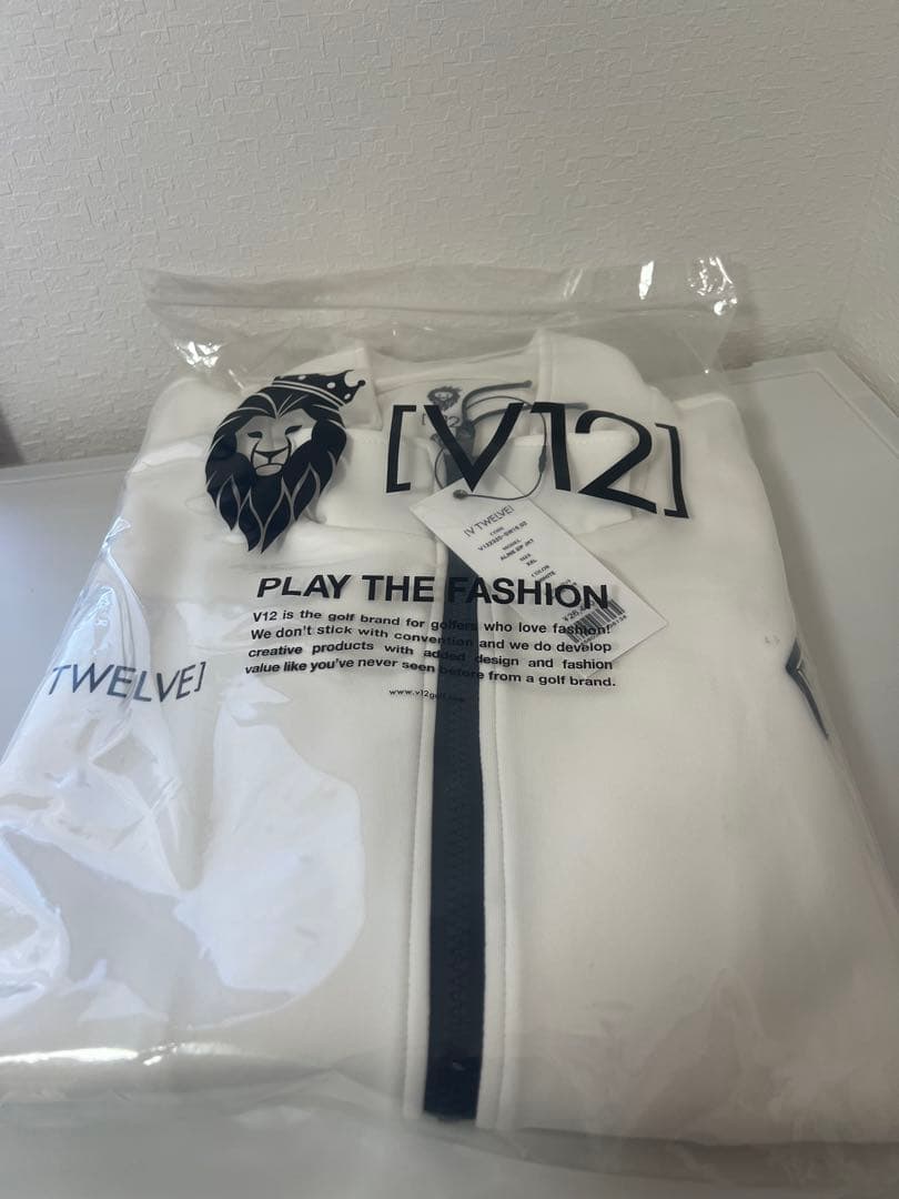 新品未使用　V12 V TWELVE ホワイト ジップアップセーター